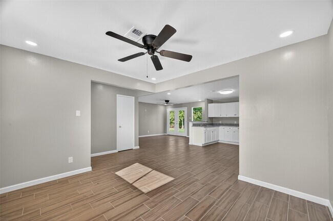Building Photo - 5126 Denoron Dr