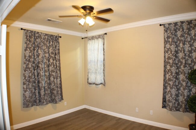 Building Photo - Stunning Temecula Home with Full Solar and...