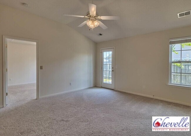Building Photo - 307 Summit Townes Way