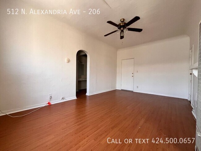 Building Photo - 512 Alexandria Ave