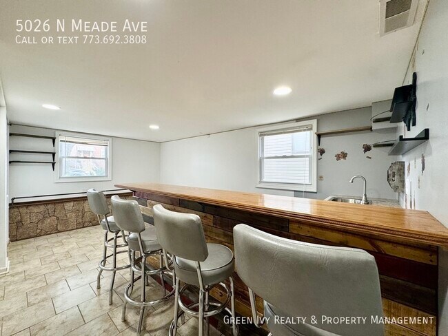Building Photo - 5026 N Meade Ave
