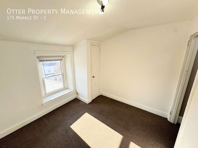 Building Photo - 3BR/2BA Spacious Manayunk Apt with Washer/...