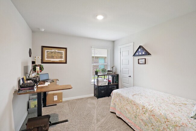 Building Photo - 127 Walnut Hl Ct