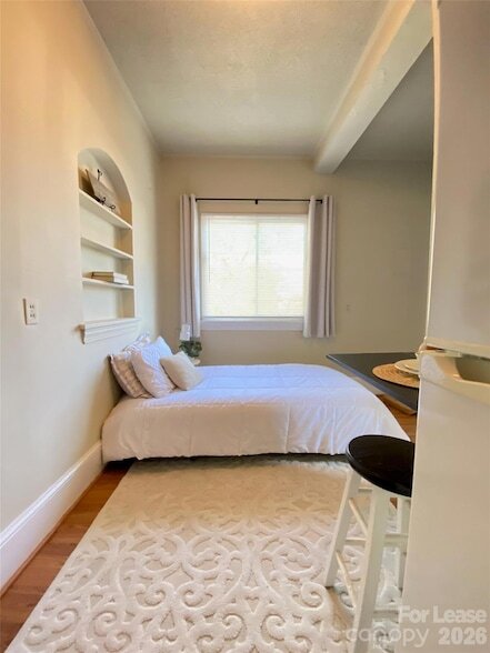 Building Photo - 823 Central Ave