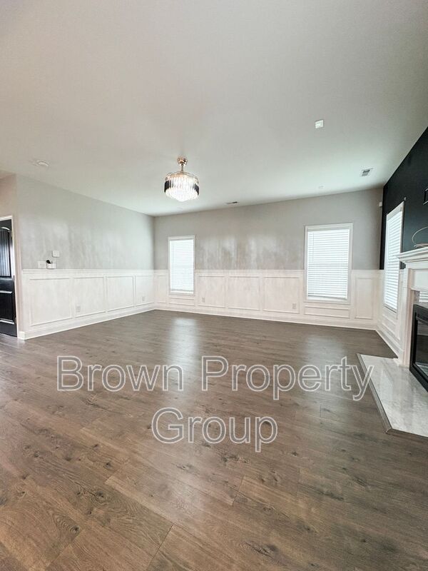 Building Photo - 179 Stafford Ave