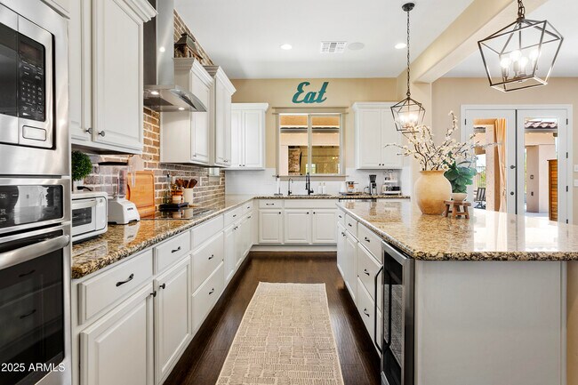 Building Photo - 5803 E Parnell Dr
