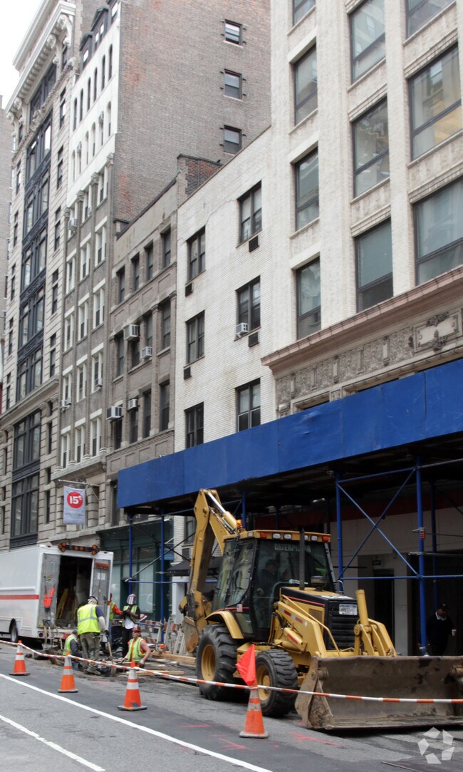 Building Photo - Tower 21