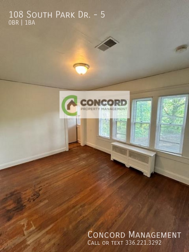 Building Photo - 108 S Park Dr
