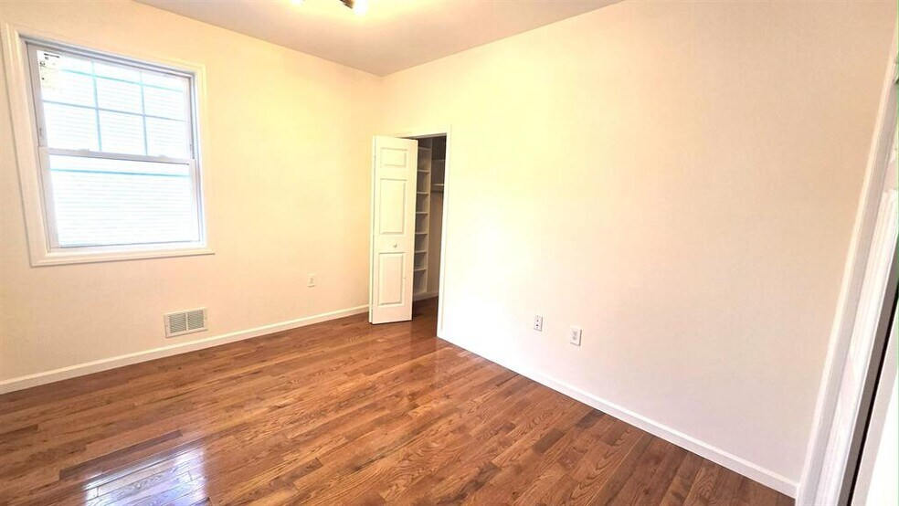 Bedroom - 189 Terrace Ave