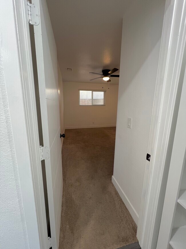 Building Photo - 40585 Sanalamar Dr