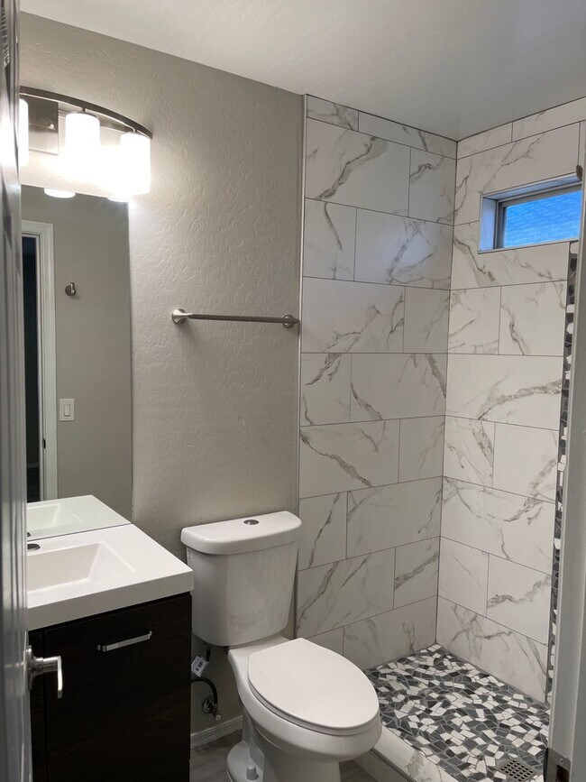 Building Photo - READY TO VIEW NOW! Gorgeous Remodeled Home in El Mirage