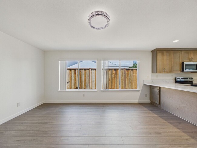 Building Photo - COMPLETELY BRAND NEW HOUSE from ground up! Available NOW $5,300
