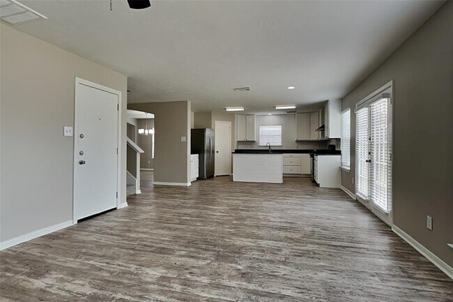 Building Photo - 2506 Buckminster Dr