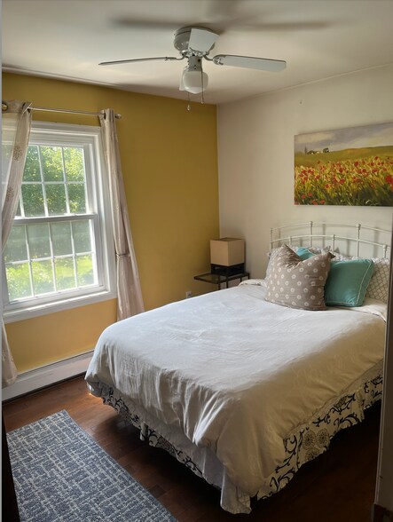 bedroom 1 (full) - 7 Evelyn Dr