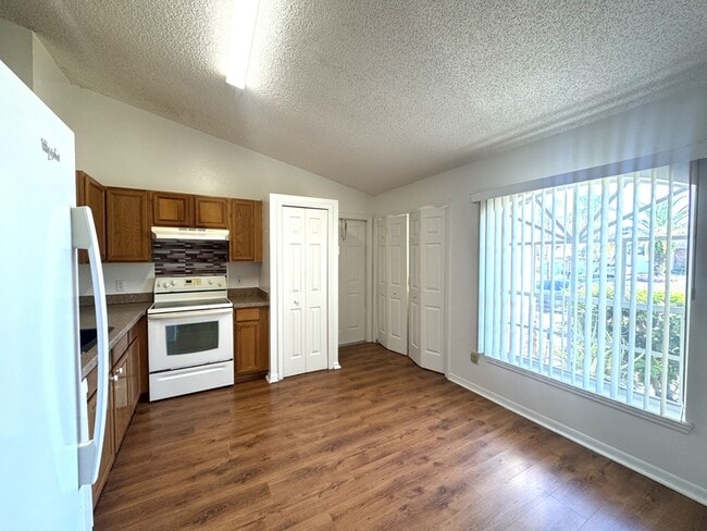 Building Photo - 1648 Dunlap Dr