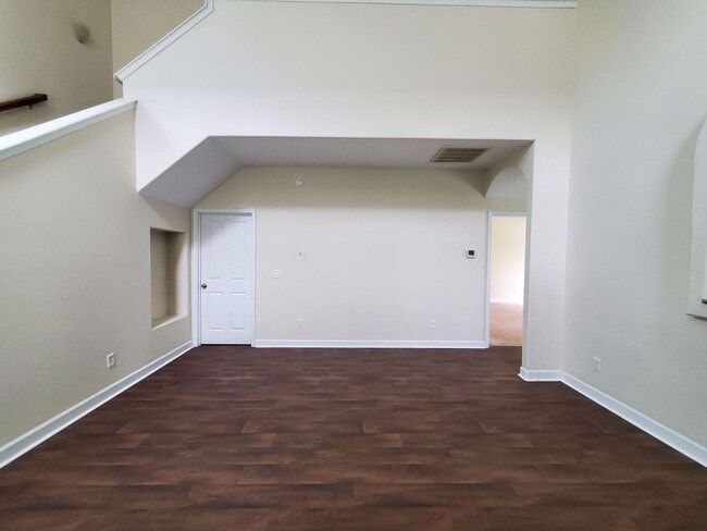 Building Photo - 60 Summer Hill Ct