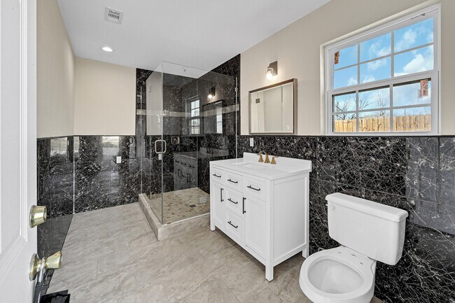 Building Photo - 3722 Rest Home Rd