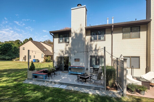 Building Photo - 59 Deer Path Ct