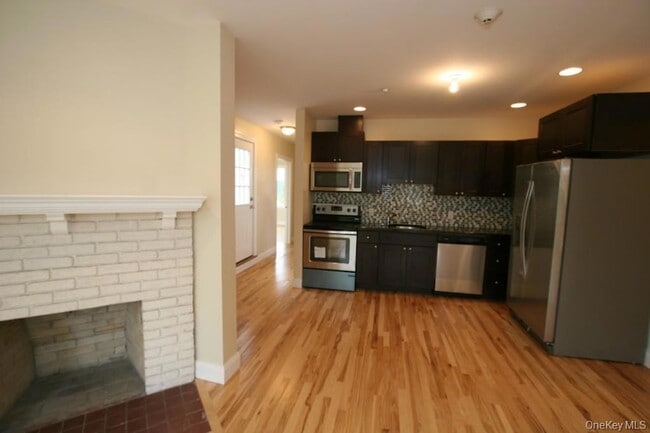 Building Photo - 385 Palisade Ave