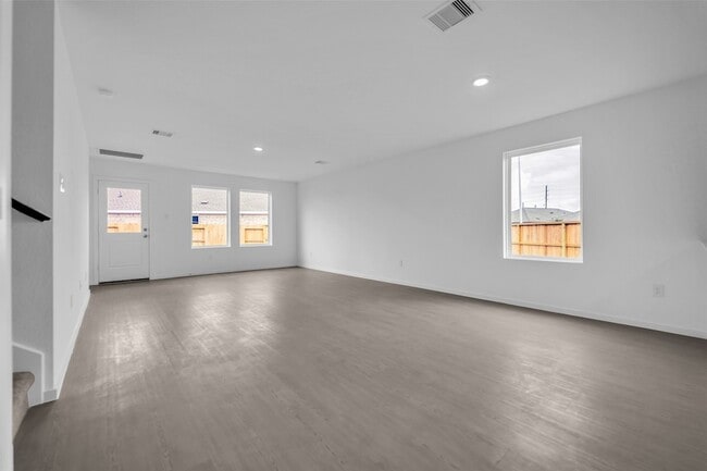 Building Photo - 26710 Willow Ln