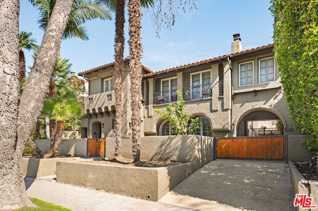 Building Photo - 258 S Orange Dr