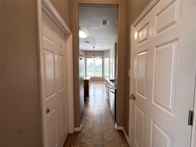 Building Photo - 2609 Pumpkin Ridge Ct