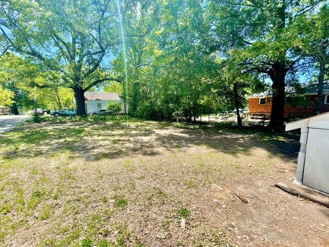 Building Photo - Cute 3 Bed 1 Bath Home Near UNCG!!