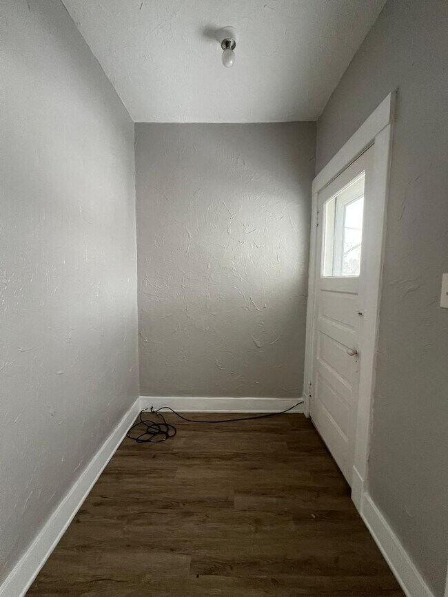 Building Photo - 3914 W 21st St