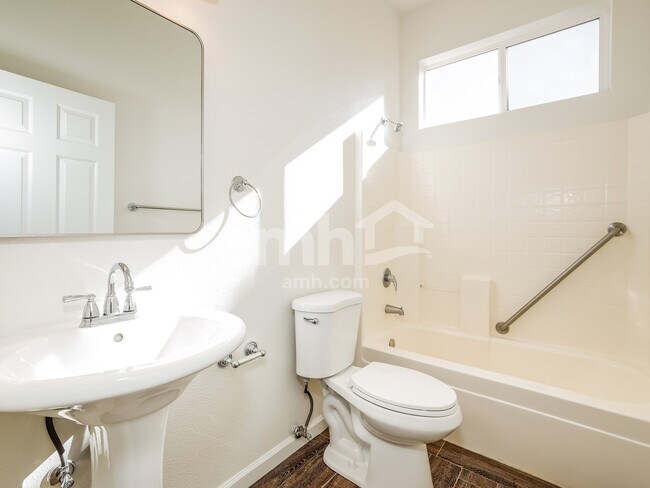 Building Photo - 2983 Almazan Ct