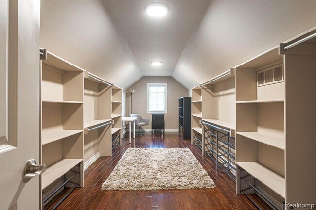 Building Photo - 4906 Stonehenge Dr