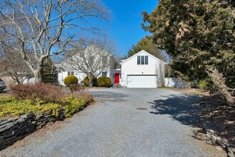 Building Photo - 94 S Country Rd