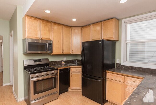 Building Photo - 4874 N Kilpatrick Ave