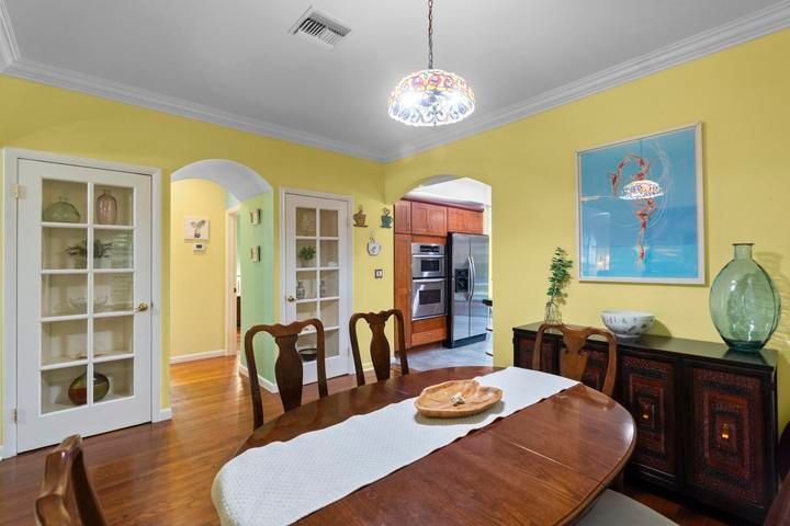 Building Photo - 614 SE 5th Ct