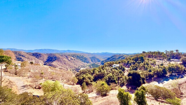 Building Photo - Spacious Two-Story Country Home with Amazi...