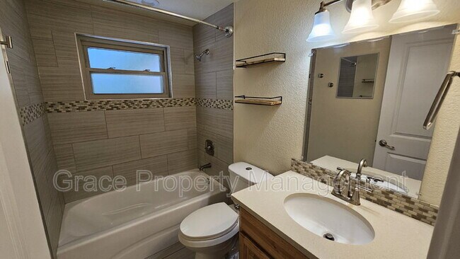 Building Photo - 10928 Patterson Ct