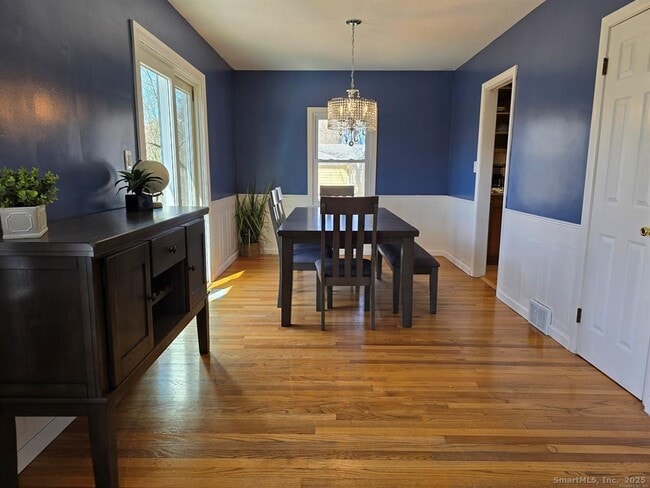 Building Photo - 856 Shagbark Dr