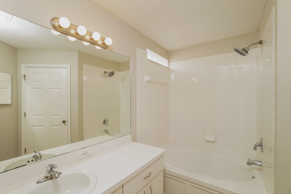 Building Photo - 6035 Pointe Pleasant Blvd