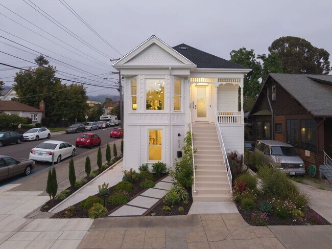Building Photo - 6526 Raymond St