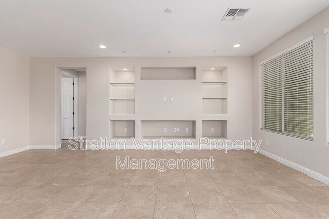 Building Photo - 5575 Cinder Brk Wy