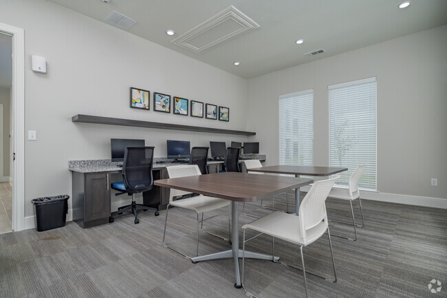 Business Center - Horizon Pointe Apartments