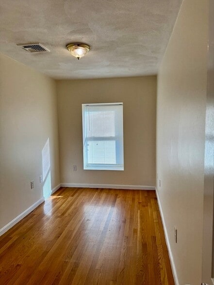 Building Photo - 12 Paris St