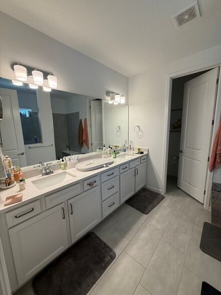 Building Photo - 12648 Hayes Clan Rd