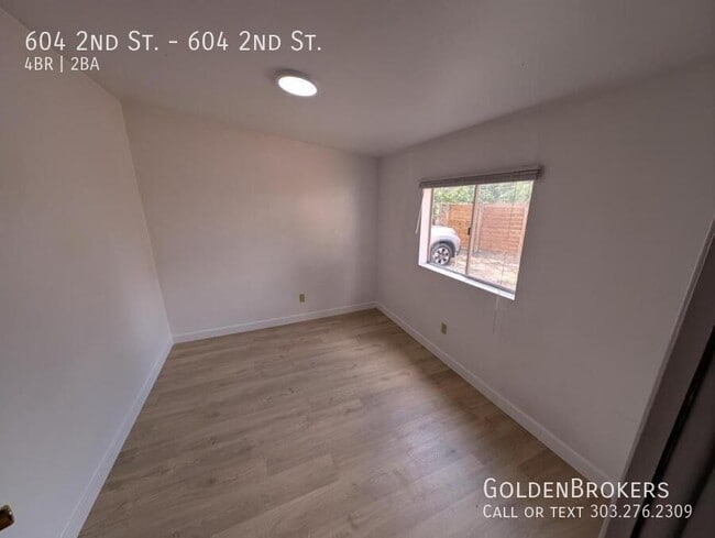 Building Photo - 604 2nd St