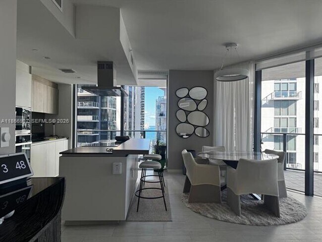 Building Photo - 1000 Brickell Plaza