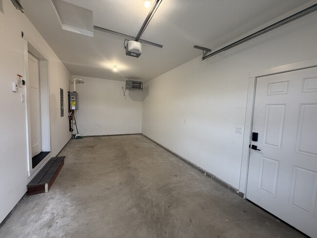 Building Photo - 5364-5364 S Gilca Pl