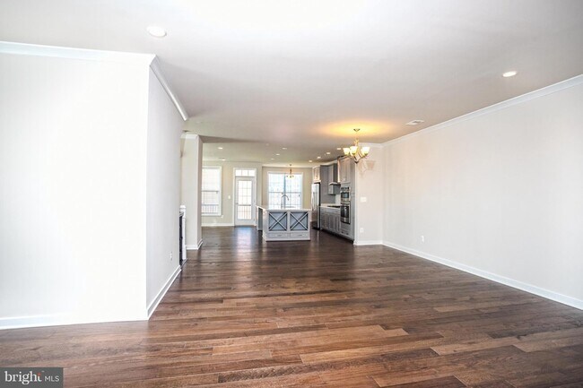 Building Photo - 23646 Hopewell Manor Terrace