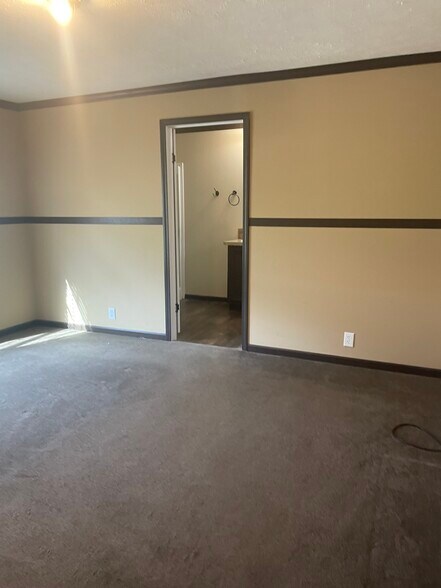 Building Photo - 2062 Krist Ln