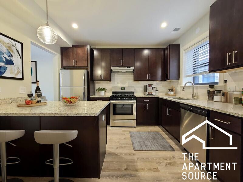 Building Photo - 1147 Maple Ave