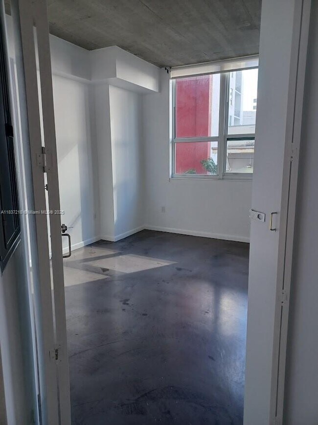 Building Photo - 133 NE 2nd Ave