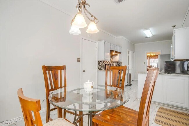 Building Photo - 1709 Circle Creek Dr